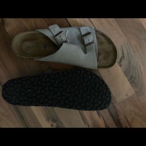 Birkenstock Zurich taupe suede like new.